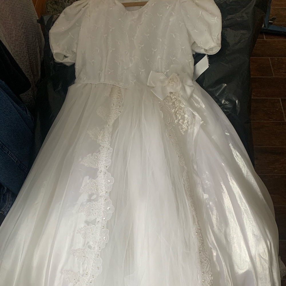 Beautiful dress for 1st communion or flower girl
